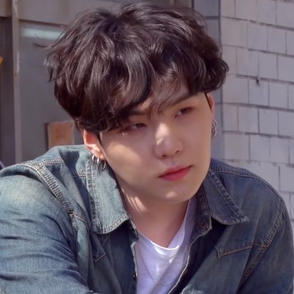 hourIysuga's tweet photo. ✩ #SUGA #방탄소년단슈가 #슈가 https://t.co/LWNvytp4ZC