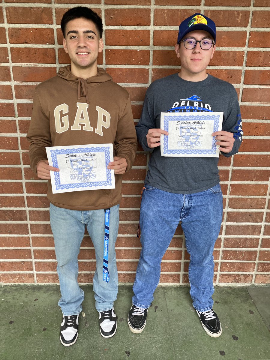 MsKim_ERHS's tweet photo. Male Athlete of the Year, Female Scholar Athlete of the Year, highest GPA on their respective athletic teams, AND all IB students! Proof that hard work pays off &amp; you can achieve excellence in &amp; out of the classroom! 👏🏽💙🤍 @ERHS_Athletics_ @ElRanchoHS @elrodeonews https://t.co/xtKxHAnrb8