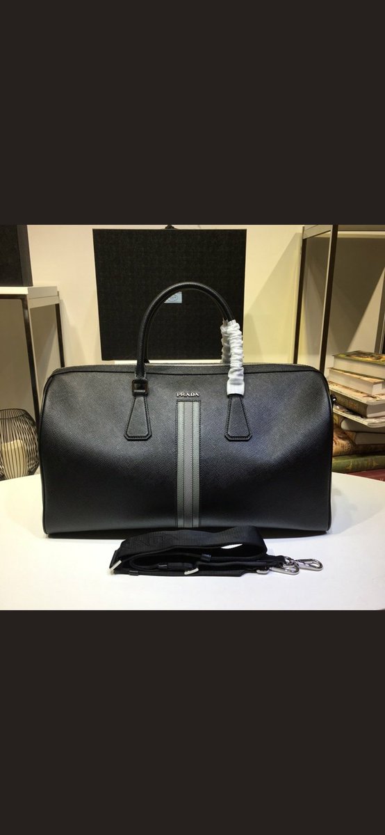 bzbb003's tweet photo. Prad.a 普拉大 顶级商务旅行包！
海外正品代工渠道皮料！贴个标就是正
包治百病 专柜级奢牌潮品复刻
主营顶级奢牌名包 皮带 潮服 潮鞋
力比zp 轻松出入专柜无压力❗
支持货到付💰 满意后再付 品质看得见
    
🛰️更多款式联系微信   bzbb003 https://t.co/szPMdzIBCQ