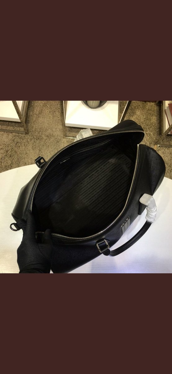 bzbb003's tweet photo. Prad.a 普拉大 顶级商务旅行包！
海外正品代工渠道皮料！贴个标就是正
包治百病 专柜级奢牌潮品复刻
主营顶级奢牌名包 皮带 潮服 潮鞋
力比zp 轻松出入专柜无压力❗
支持货到付💰 满意后再付 品质看得见
    
🛰️更多款式联系微信   bzbb003 https://t.co/szPMdzIBCQ