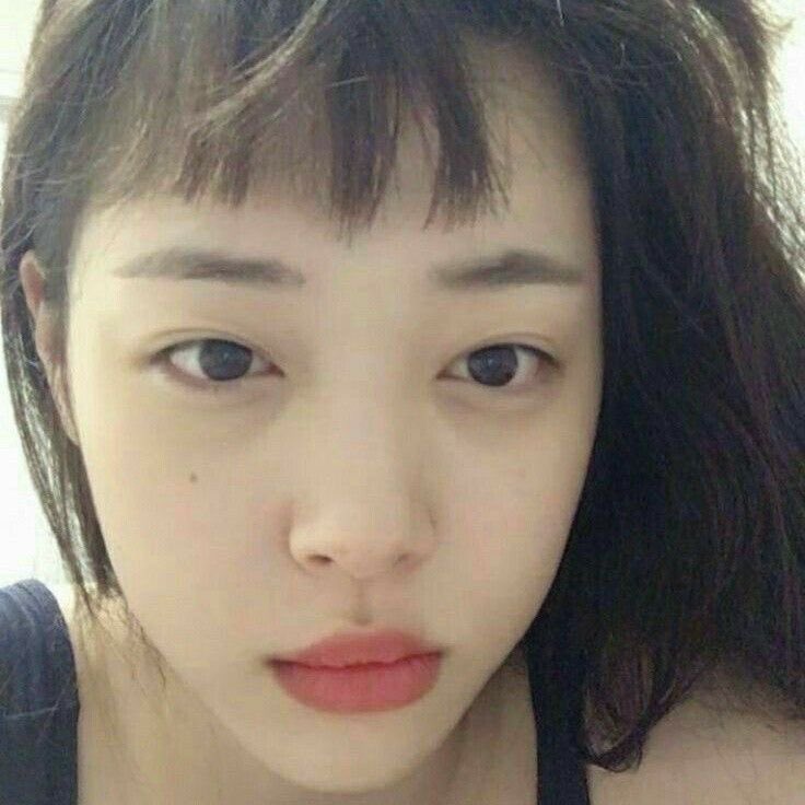 nobody can pull off mini bangs like sulli does