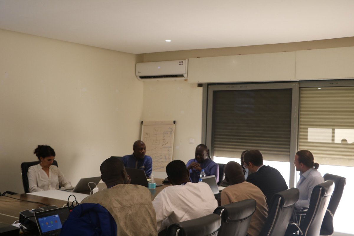 wadeabou's tweet image. @asergmv a un nouveau DG Mr Ba que nous avons rencontré  ce matin avec l'équipe du Projet #RIPOSTES de @FAOSenegal  conduite par @Sarrmakh et @savadogopatrick  ainsi qu'une délégation de @UEauSenegal partenaire financier de ce grand projet continental, une rencontre très riche