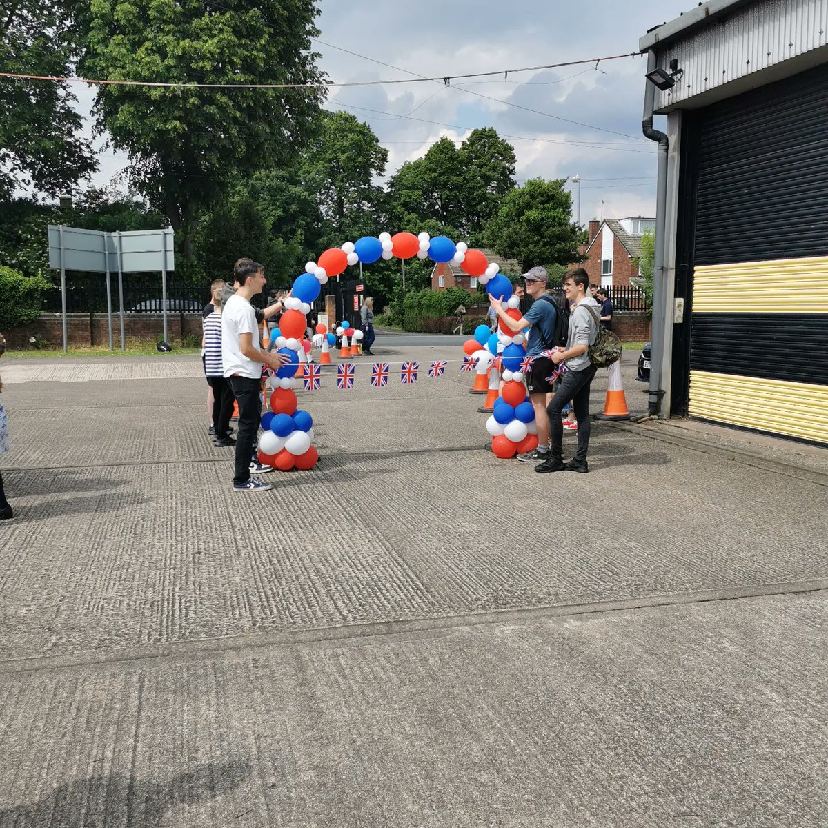 451SqnATC's tweet photo. A wonderful afternoon celebrating the safe return of FS Brown and the rest of the Queen's Jubilee Challenge team.

The rain didn't dampen our spirits. We've enjoyed a lovely BBQ, cookie decorating and played games.

#451sqnatc #whatwedo #fundraising #qjc #aircadets https://t.co/FWNatMJUy3