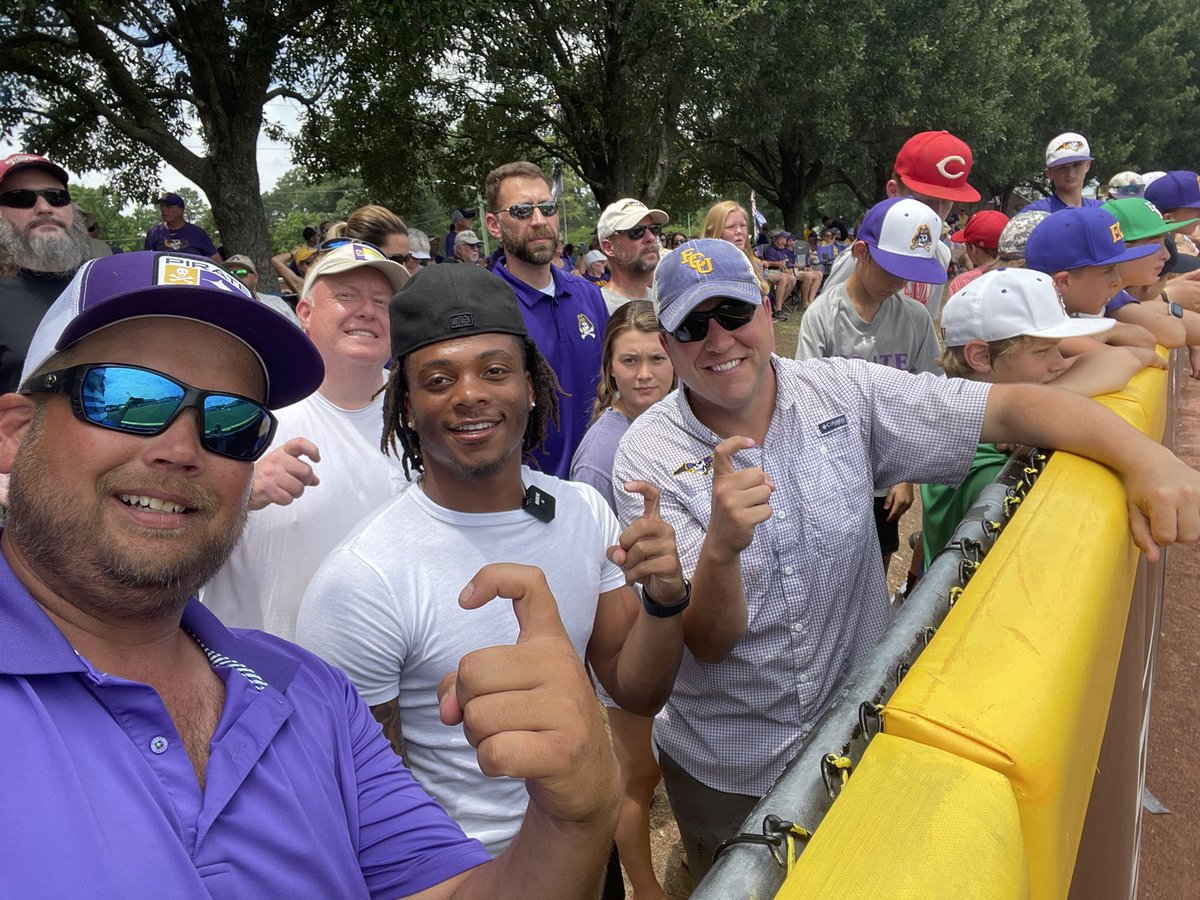ECUpir8nation's tweet photo. Hangin out with @_KeatonMitchell, teaching him how to megaphone! @ECUJungle @ECUBaseball ⚾️☠️🏴‍☠️ https://t.co/sQ99r69pDj