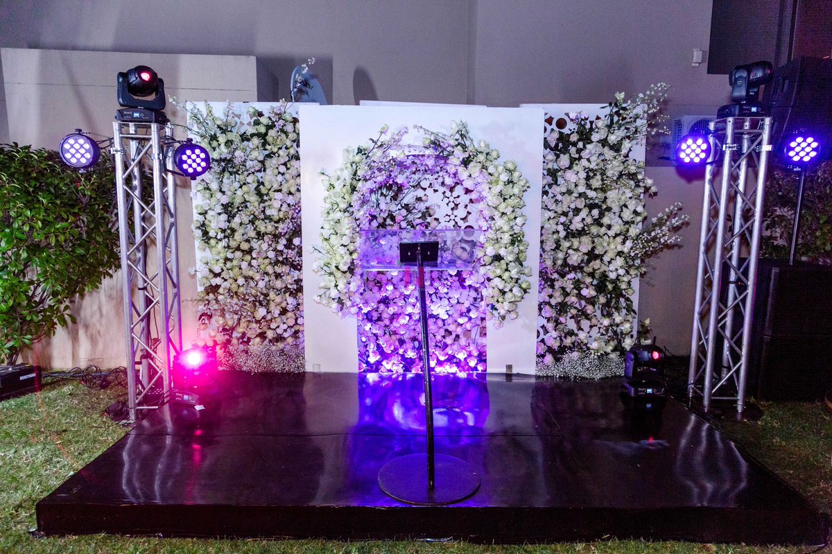 nonoevents's tweet photo. Kefi’s welcome home surprise party @kefilwe__mabote
#Kefi’sWelcomePartyRedCarpetAccess
#FlowerBackdrop #Flowers #Candles
#Deco #IntimateCelebrations #Celebrations
#NonoEvents https://t.co/JqUO4wVtZh