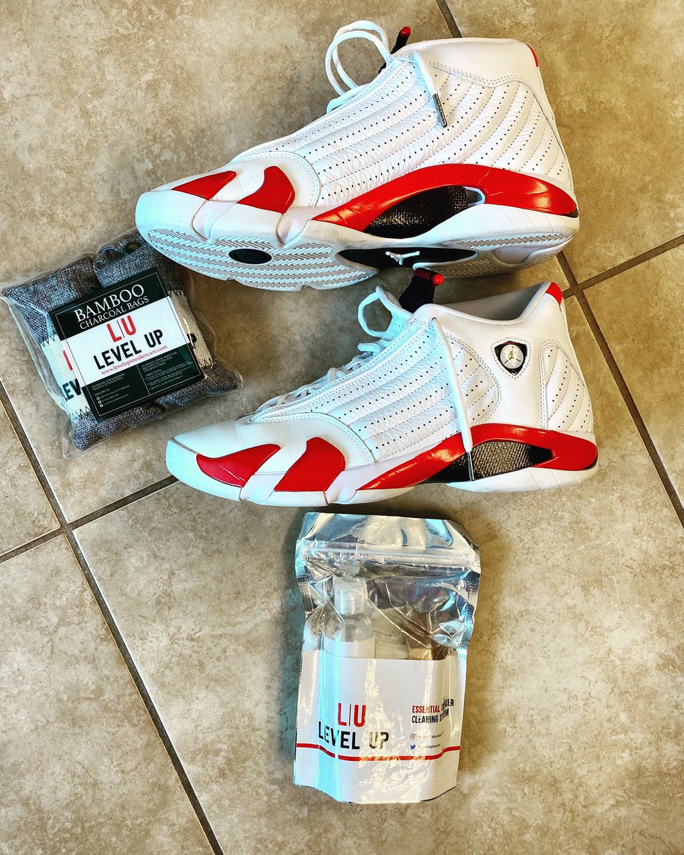 levelupbrand1's tweet photo. What’s a pair you only bring out when the weather is right? Keep ‘em clean with The Level Up Essential Sneaker Cleaning System. Order Now https://t.co/XQnTsXexiy
