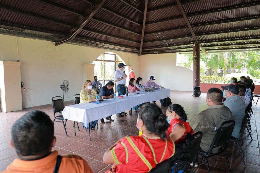 gabycarrizoj's tweet photo. ¡Seguimos recorriendo el país, cumpliendo la agenda del Presidente @NitoCortizo! Hoy estamos en San Félix, reunidos con la Junta Técnica de la Comarca Ngäbe-Buglé, dando seguimiento al trabajo que realiza para llevar mejores oportunidades a la población. #TrabajandoPorPanamá 🇵🇦 https://t.co/rvScVmUHbw