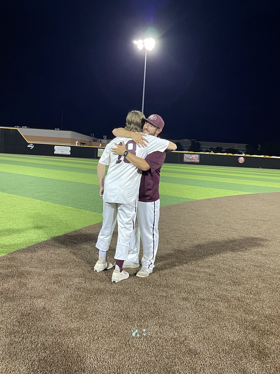 Coach Sandoval tweet media