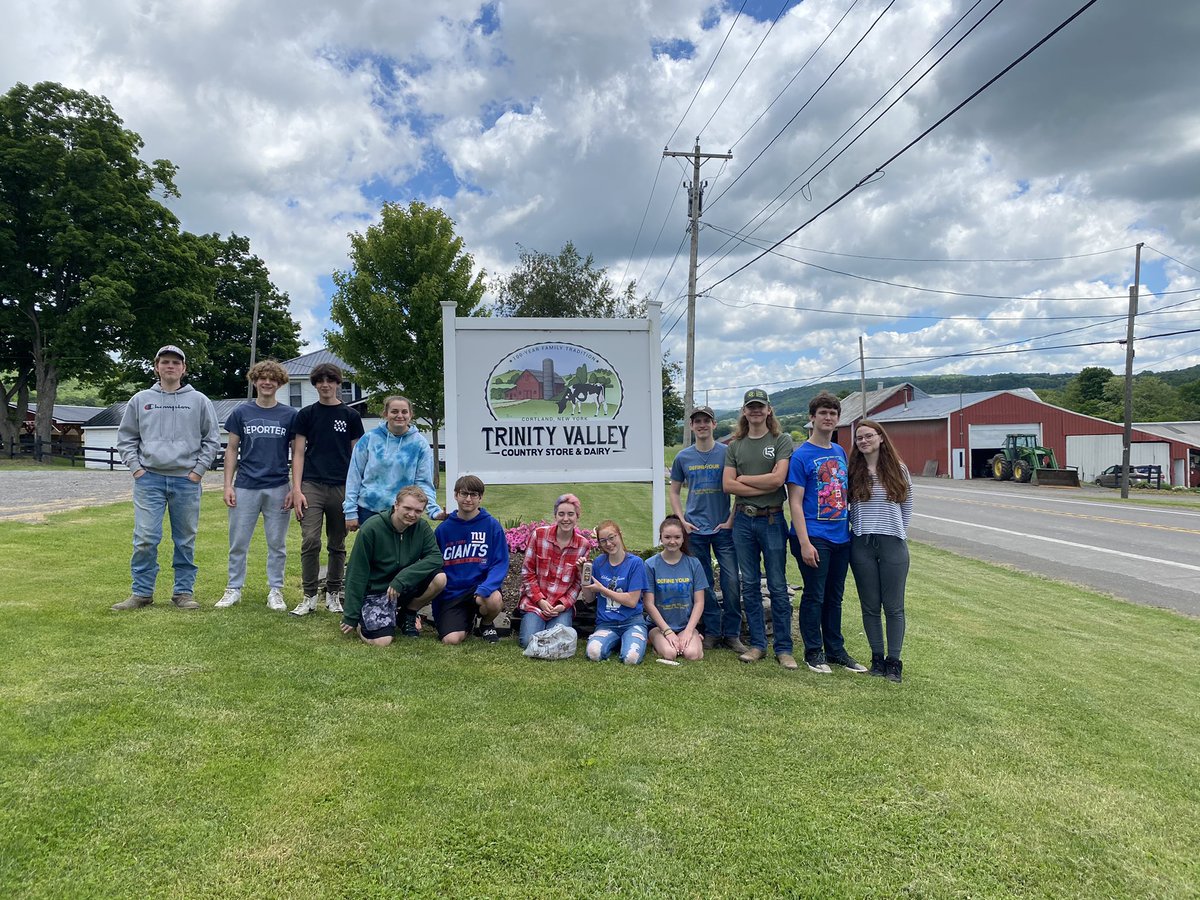 forrest_m40's tweet photo. Our final animal science field experience did not disappoint. Thank you Trinity Valley for the hospitality 🐄 @OAUpdate https://t.co/Ibk8sytZDI