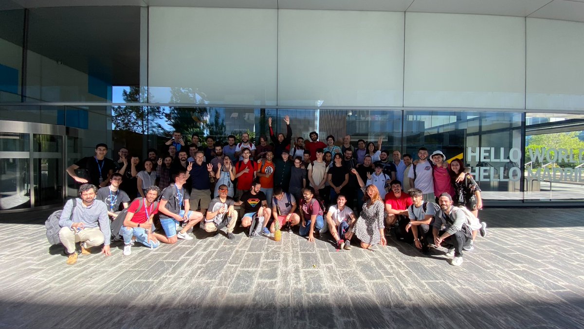 42MadridFTef's tweet photo. 🏊 Este viernes fue el </Day26> de piscina en #42MadridFTef. Lo que sucedió después es confidencial. Sí confirmamos que muchas personas que no se conocían antes han vivido una experiencia que les marcará por siempre. Julio y agosto, nuevas oportunidades | https://t.co/r5Wq8s4F4s https://t.co/vr1AEwdlJ3