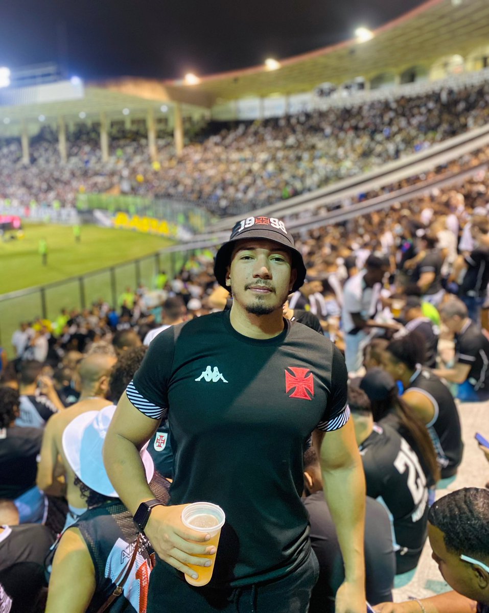 Tu tens o nome de um heroico português Vasco da Gama, a tua fama assim se fez. 🚝💢

#vasco #vascodagama #o #futebol #crvg #vascorossi #gigantedacolina #saojanuario #vascononstoplive #cruzdemalta #vascao #brasileirao #vascodagamaoficial #servasco #associavasco #baseforte #brasil
