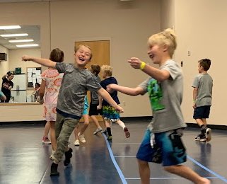 DEAEdFoundation's tweet photo. Heading into the weekend like…
We love the smiles, excitement and enthusiasm of our DEAEF Youth Dance Program students!
#friyay #tgif #deaefyouthdanceprogram #afterschoolprogram #dance #prevention #youthmentoring https://t.co/UYU0BuViJ4