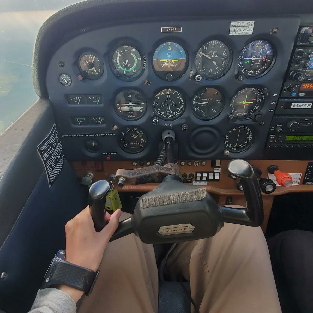 minato21's tweet photo. 要自己渣飛機去 the NORTH 的確有啲煩

不過 #畫面夠靚 就算啦 😶‍🌫️🛩 https://t.co/qgLBGfkWK2