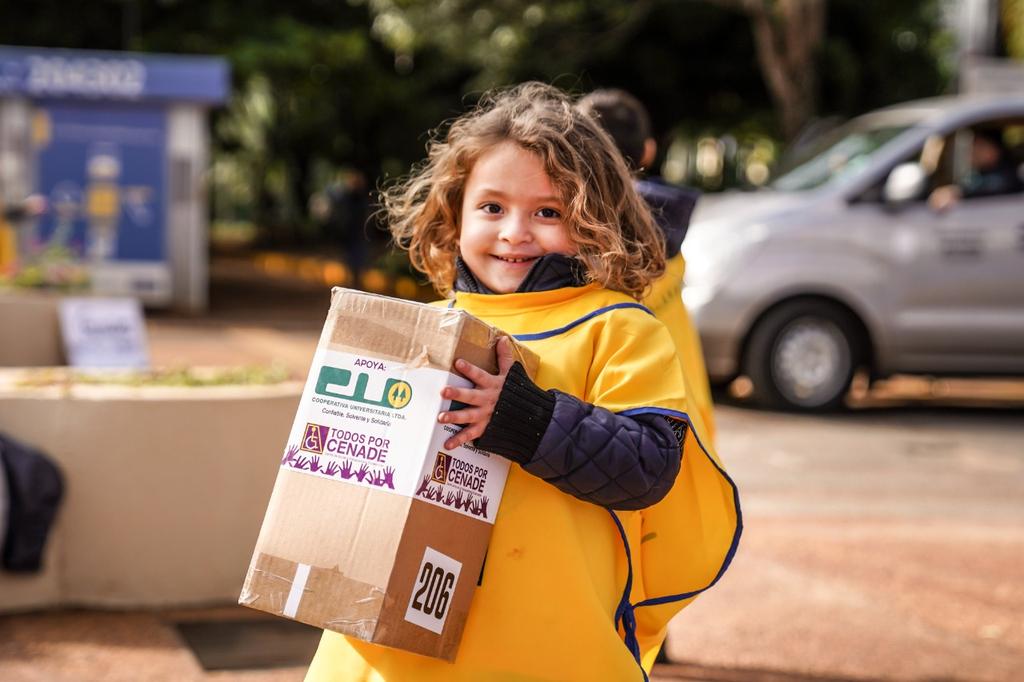 MuniEncarnacion's tweet photo. Hoy todos somos #CENADE, si ves a alguno de los voluntarios acerca tu aporte, todo suma!
@rotary_encarnac #todossomoscenade https://t.co/IOuoSgRbpS