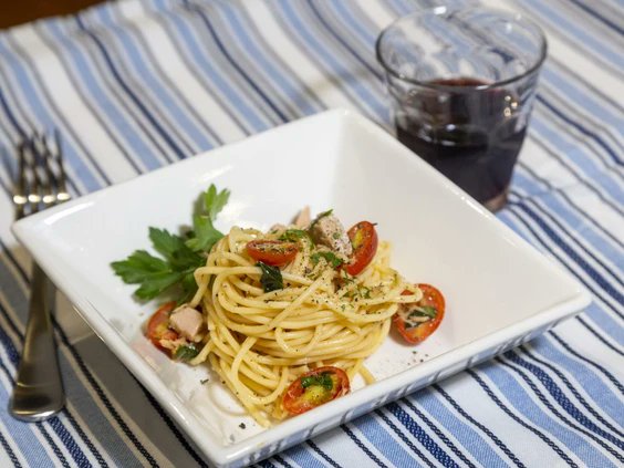 Fare With A Flair: Summer tuna pasta is a simple, delicious warm weather meal option. Here's the recipe ▶️  tinyurl.com/2nd8u8un #ldnont