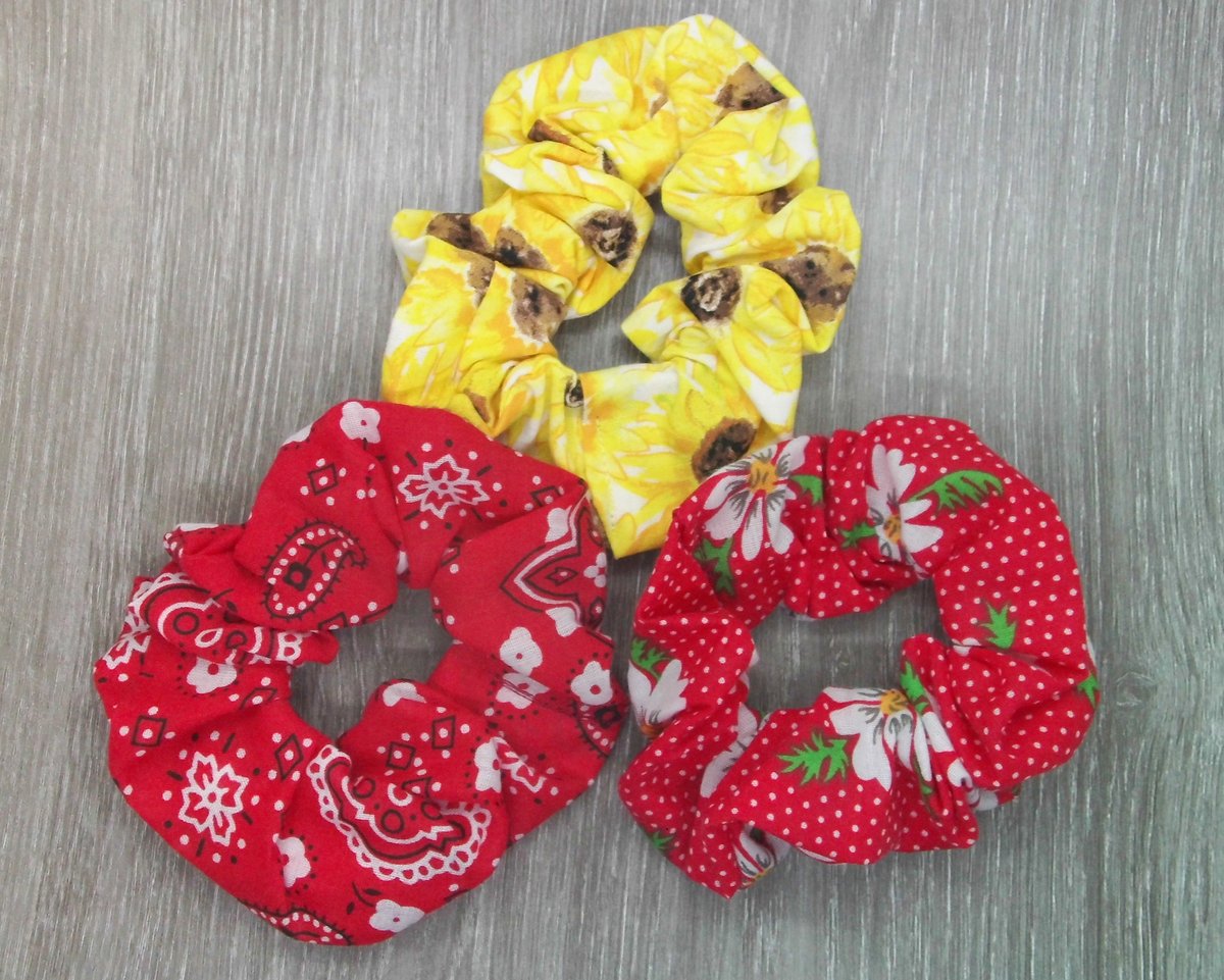 CraftyGenes's tweet photo. Treat yourself to some scrunchies on my website this Bank Holiday. Just one of each of these scrunchies left in stock! #MHHSBD #MJNWVIP #SBS #QueenOf #Craftbizparty #UKMakers #htmp #SmallBizFridayUK https://t.co/aBSWvpqqmn
