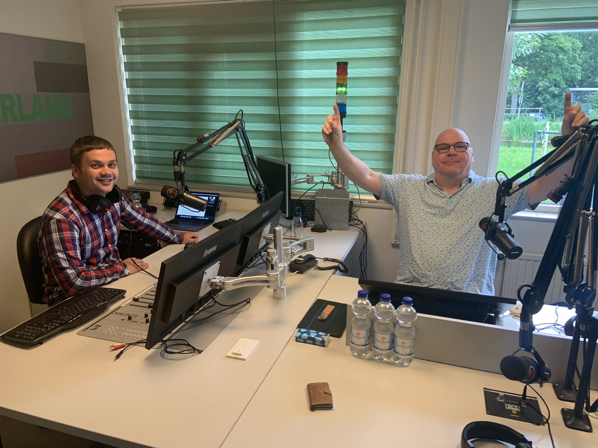 Vanavond mocht ik te gast zijn bij <a href="/JW_de_Vries/">Jan Willem de Vries</a> en <a href="/PatrickvUffelen/">Patrick van Uffelen</a> in #Magazine <a href="/RTV_L/">RTV Lansingerland</a> om te vertellen over het #projectversterkinglokalejournalistiek.