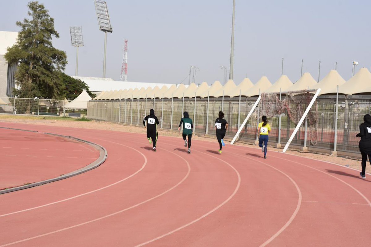 saudiathletics's tweet photo. تتابع السيدات 4x100  

حل في المركز الاول وتقلد بالذهب 🥇نادي #شعاع_جدة بزمن ١.٠١.٣٣ د بينما حل بالمركز الثاني بالفضة 🥈نادي #الترجي بزمن ١.٠٢.٠٠ د #ملتقى_المملكة_لألعاب_القوى_للسيدات https://t.co/P0NhcDb92u