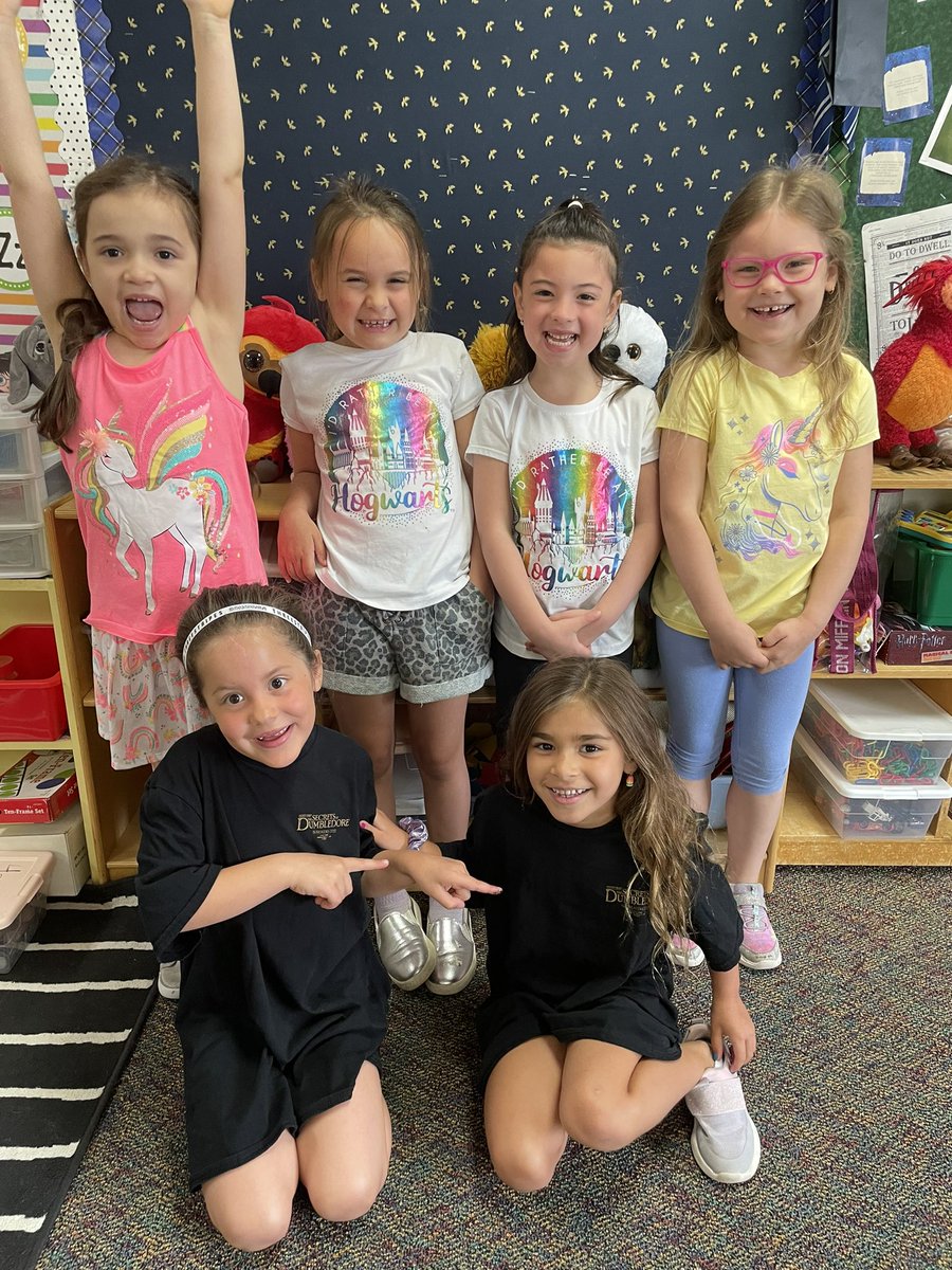 MissRagusin's tweet photo. ⚡️🧹 We had a fun Harry Potter Day on Wednesday! We did crafts, took photos with the invisibility cloak, read, tried Every Flavour Beans, and watched some of the movie. #HarryPotter #harrypotterclassroom https://t.co/6K5ShLlTHY