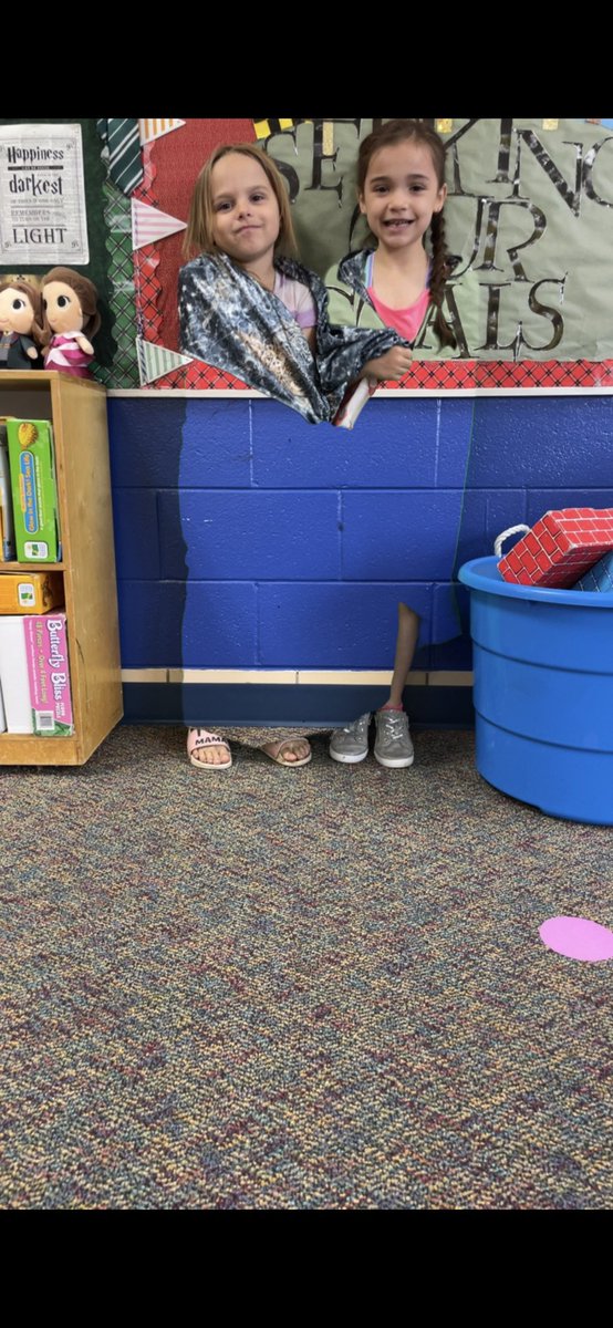 MissRagusin's tweet photo. ⚡️🧹 We had a fun Harry Potter Day on Wednesday! We did crafts, took photos with the invisibility cloak, read, tried Every Flavour Beans, and watched some of the movie. #HarryPotter #harrypotterclassroom https://t.co/6K5ShLlTHY