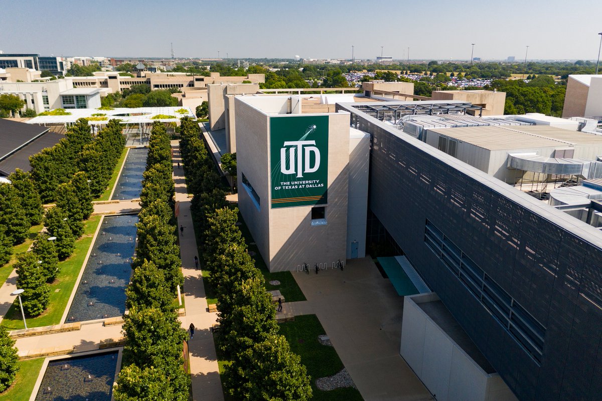 FutureComets's tweet image. The freshman admission application opens in July! That’s right, you could apply for college before your senior year even starts. Check out our admission requirements here: utdallas.edu/freshman-admis… #FutureComet #Transfer2UTD