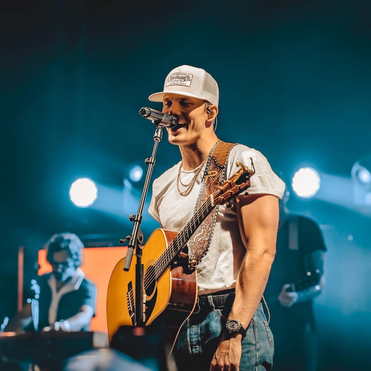ParkerMcCollum's tweet photo. Charleston, WV was so good last night! Energy was through the roof! Roanoke, VA is up tonight! https://t.co/mxqSVHJPRv