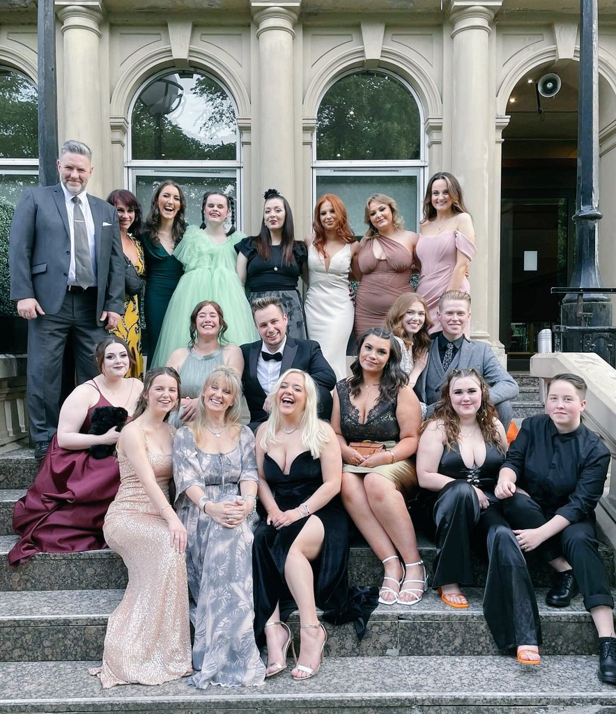 We did it!!!!
#GradBall
BA Actors, Class 2022
@NewCLanArts @QMUniversity 
#graduates #acting #performingarts #scotland #ukactors #greekartist #weareaverytalentedbunchhireus