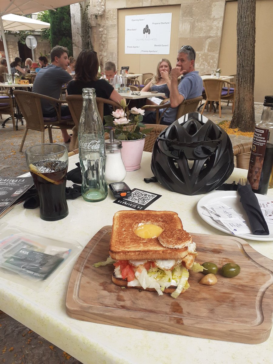 ukelelejones's tweet photo. Morning by the pool, murky day 🏊♂️... Jonesy cycles for his lunch to Pollença🚴♂️🥤🥪😋... Then heads for Cala Saint Vincenç 🏖😎 What a gorgeous little resort 😍
It's not about how fast, hard or high its about enjoyment 🤩🚴♂️😎
#Mallorca #Pollença #JonesyTime #EnjoyLife #CrazyEggs https://t.co/qMtj13Rn9h