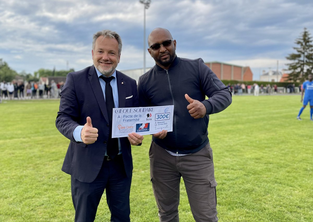 Soutien à la <a href="/LicraPicardie/">Licra Picardie©</a> et à la Copa des quartiers de #Beauvais avec le très engagé <a href="/Daouda/">daouda</a> Ba.