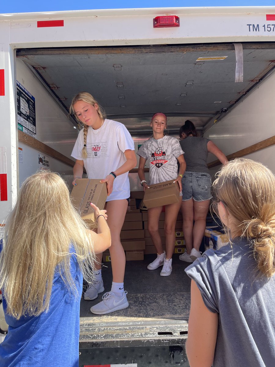 We were honored to help The Future Begins Today get set up for the return of the Strawberry Festival. Thank you to all the players who volunteered their time this morning. #givingback