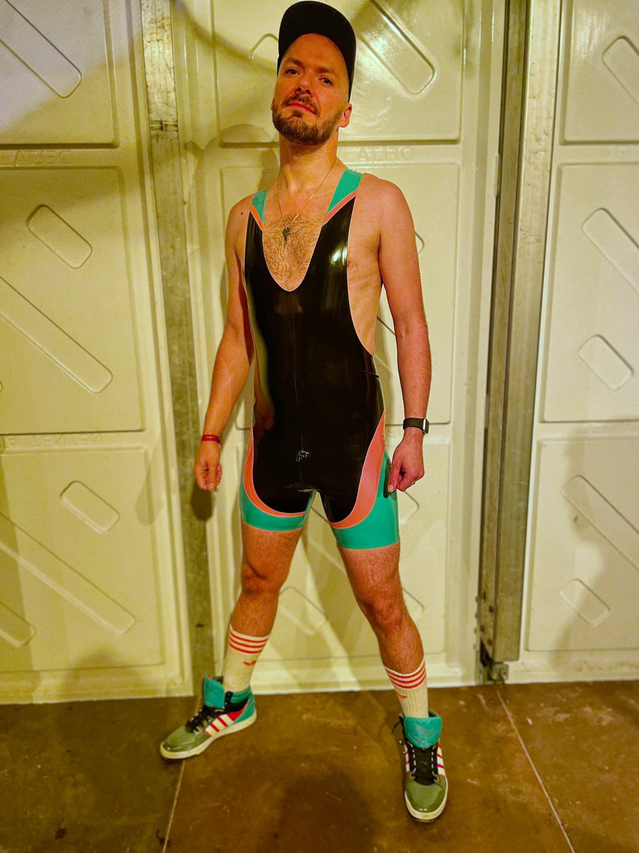 Think I’ll reprise this look from Antwerp tonight at <a href="/BackstLondon/">The Backstreet</a> 🤔