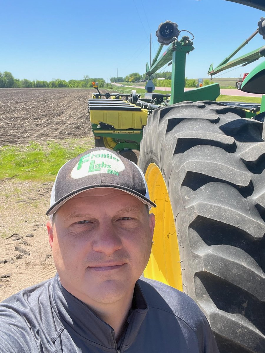 That's a wrap, 2022 planting is DONE! It has been quite the planting season with a lot of weather challenges. Wishing the best to my fellow farmers in southern Minnesota. #MN01 https://t.co/RduPfogMKY