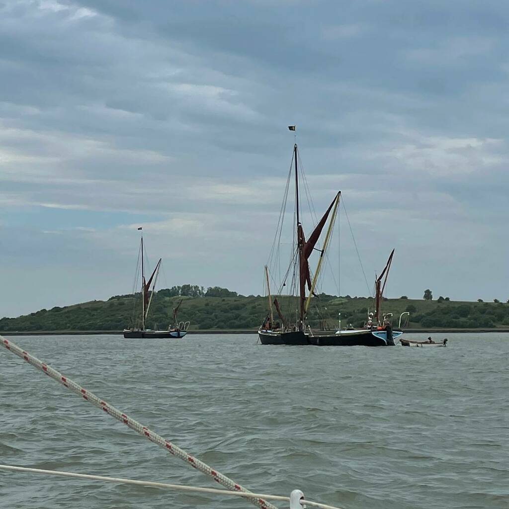 emwilco's tweet photo. Sleepover pals #Orinocho #Mirosa #ThamesBarges https://t.co/Ko4zy0YD7U