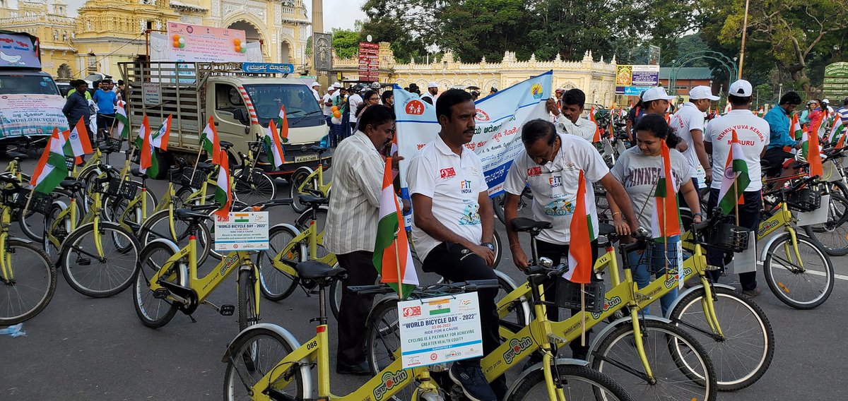 MyTrinTrin's tweet photo. #worldbicycleday2022 https://t.co/Q2kAOFaTne