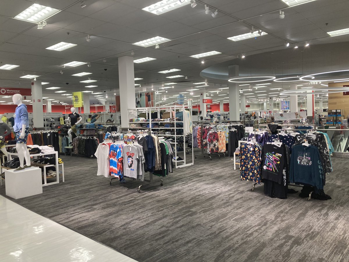 LouisVal_Visual's tweet photo. #BeforeAndAfter remerching after our Leviโs exit โจ created a whole #License and #OriginalUse shop ๐ #graphics #mensfashion #menswear #rebranding #americana #visuals #target #targetstyle https://t.co/ahcn4Es2XL