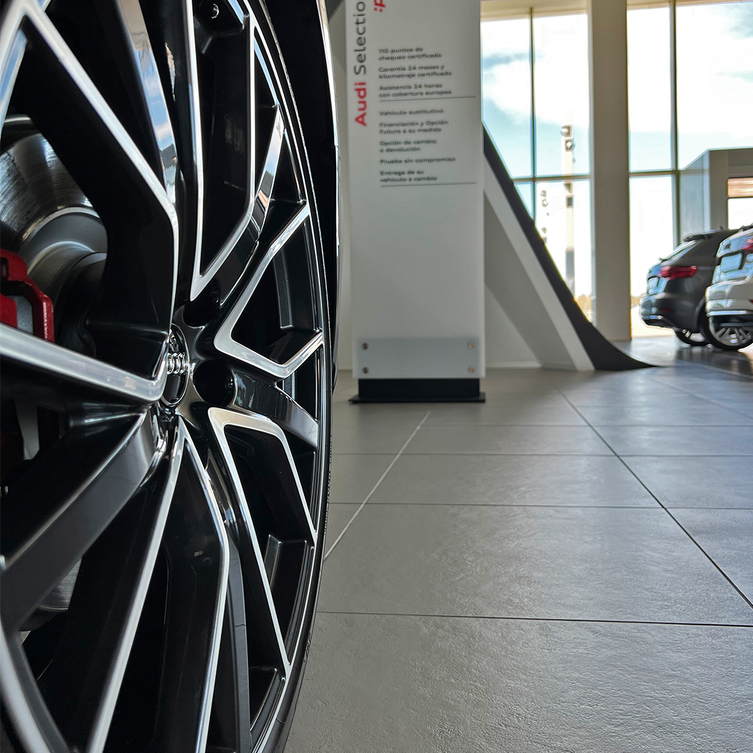 audicentercg's tweet photo. Visítanos y encuentra el Audi de tus sueños. 😍

Nuestro gran stock, amplias instalaciones y personal de máxima calidad harán de tu búsqueda una experiencia perfecta.

¡No dudes en venir a Audi Center Campo de Gibraltar!

#Audi #AudiAlgeciras #CampodeGibraltar #losbarrios https://t.co/wS7Vij9e4l