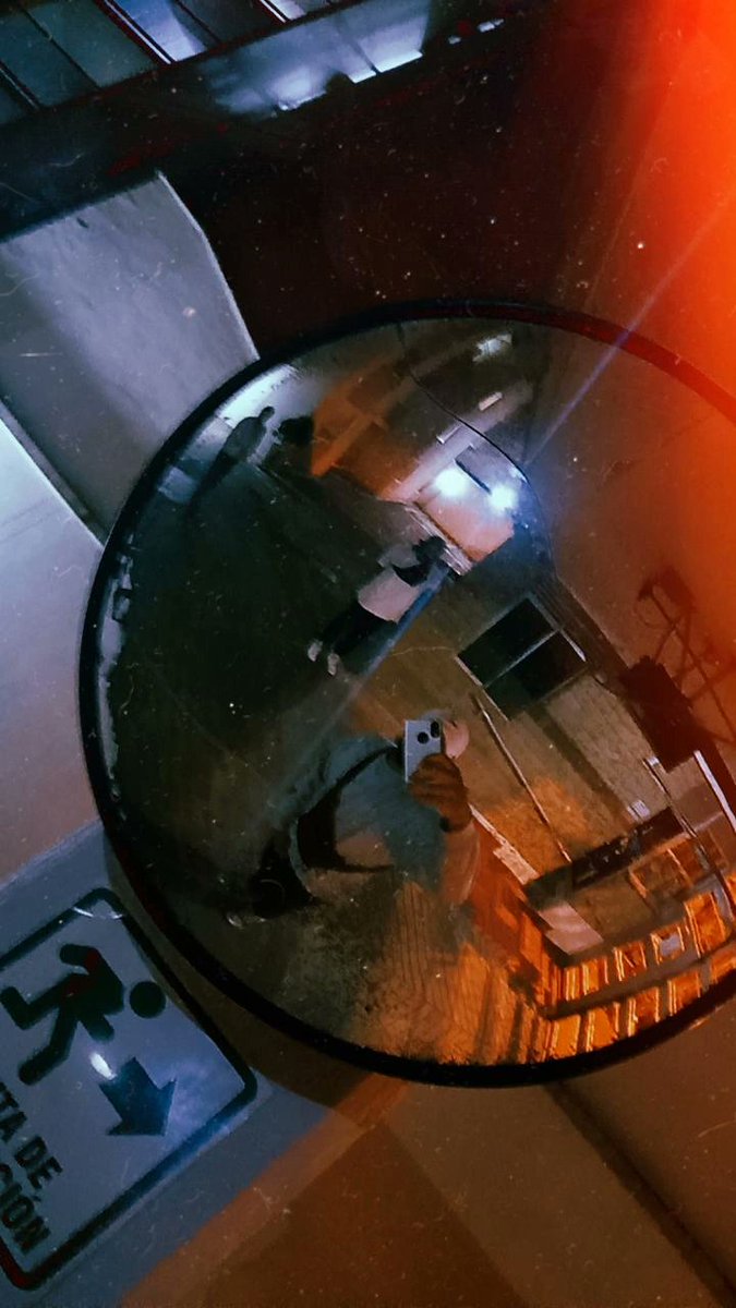 LEYNoficial's tweet photo. Hicimos un temazo ayer 
#Leyn #Sabue Prod. #Yakari 
Música @hochop8 https://t.co/3QAujrZjhQ