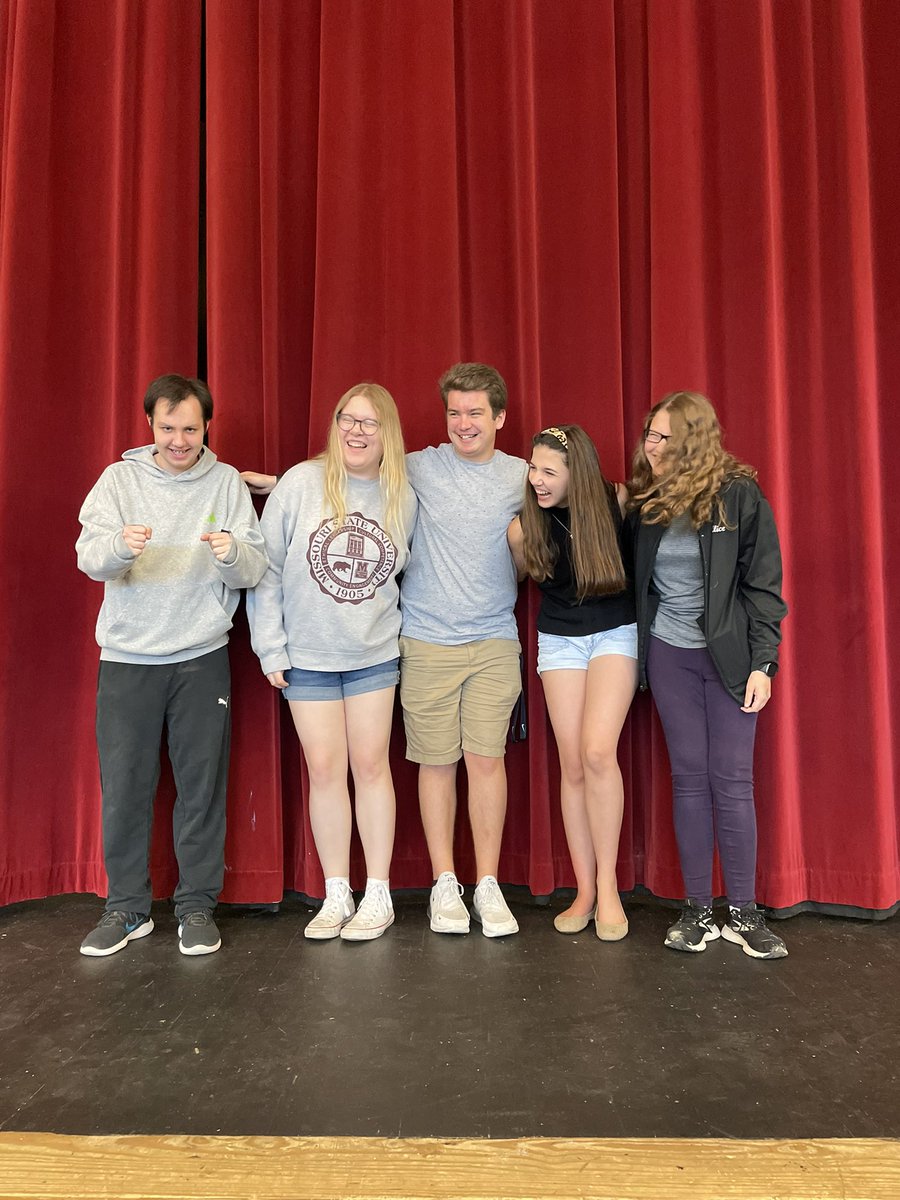 Barstool4166's tweet photo. happy last day of school from this years and next years officers. have a fun and amazing summer🥳🥳🥳 #summer #lastday #thespians https://t.co/I8tWFGI14h