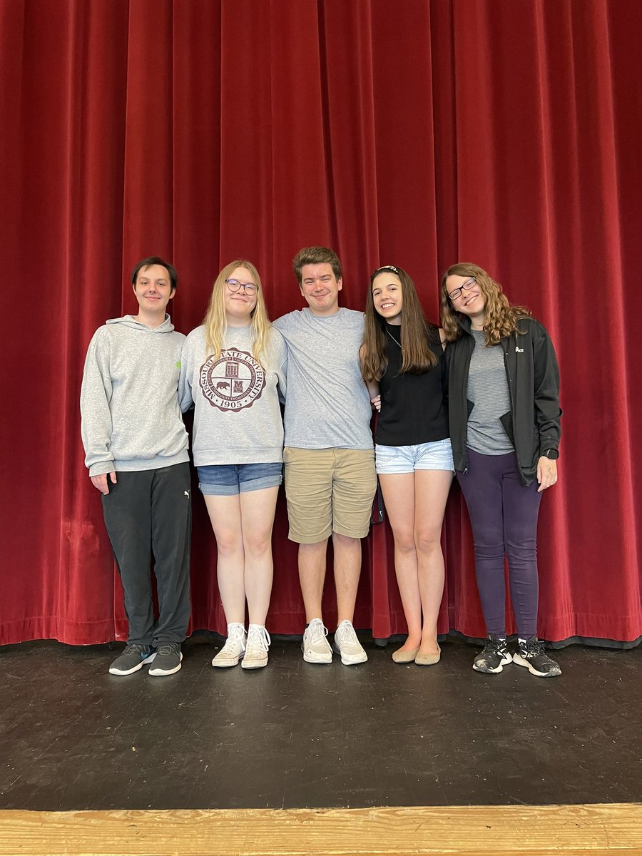 Barstool4166's tweet photo. happy last day of school from this years and next years officers. have a fun and amazing summer🥳🥳🥳 #summer #lastday #thespians https://t.co/I8tWFGI14h