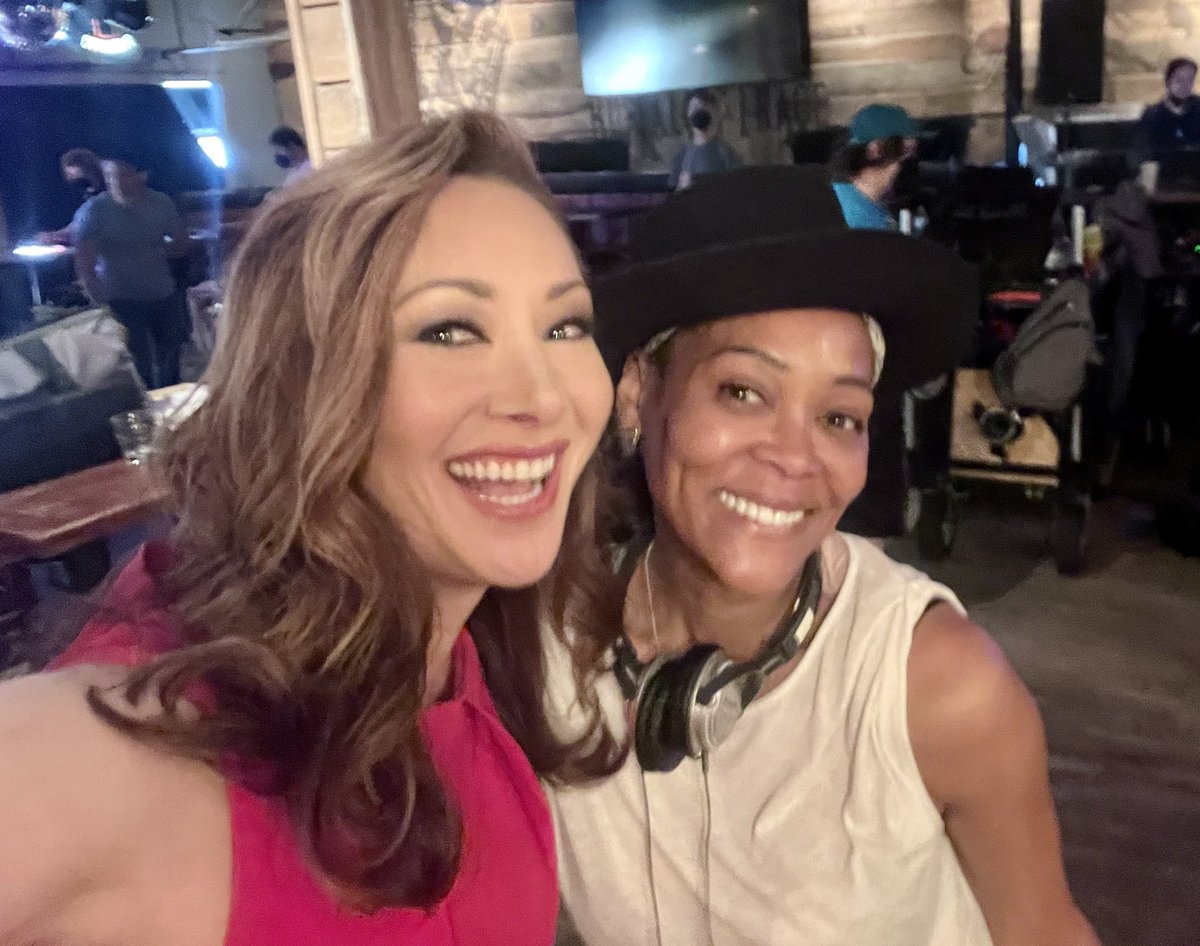 ShannonWAVENews's tweet photo. Just shot a little piece for the Robin Givens Mockumentary ‘The Nana Project.’ It’s going to be great! Stars Mercedes Ruehl. I play a reporter (always typecast😂) Robin is so nice, upbeat, and detail oriented. #nanaproject #kentucky #movie https://t.co/BwvA4VWpD6