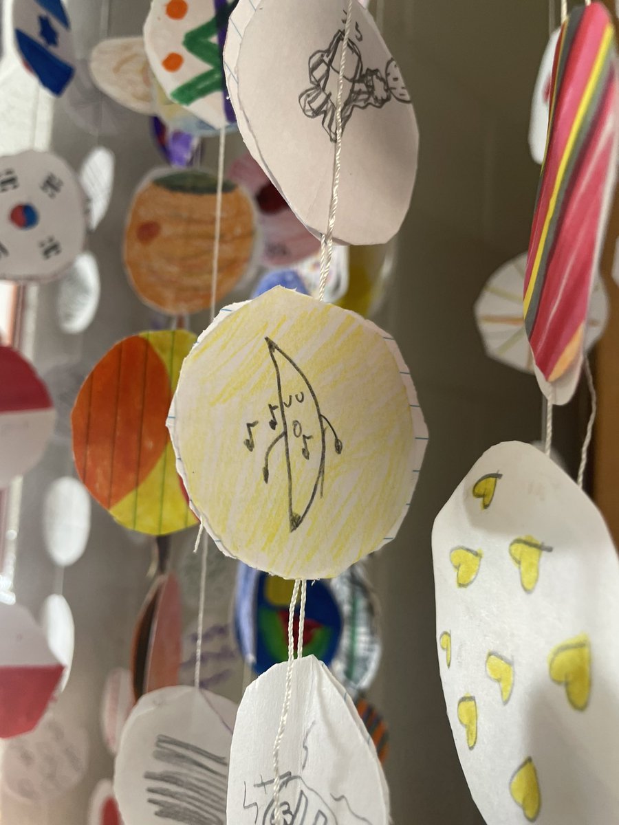 haystravelers's tweet photo. When your art special is canceled, you must still create art! This classroom mobile project was student created and student led! @PleasantUnionYR #5thgrade #classart #classmobile #art https://t.co/NVLPcGSAOP