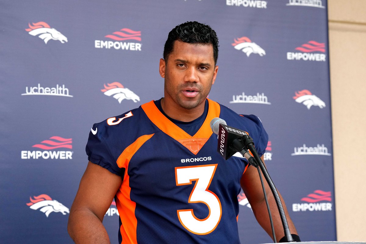 KelbermanNFL's tweet photo. Report: Russell Wilson Has 5-Year, $250M 'Asking Price' for New #Broncos Deal

READ: https://t.co/RRCKzOmXGT https://t.co/uGyLzswGVp