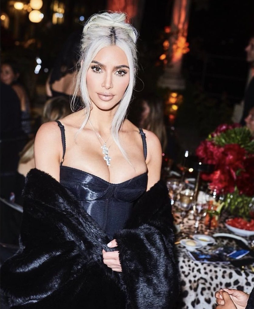 Kim Kardashian tweet media