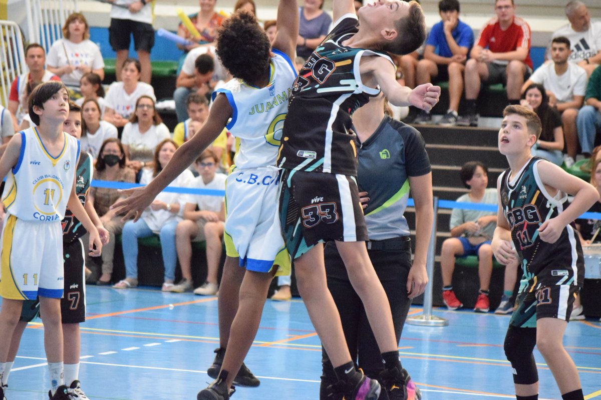 SevillaFAB's tweet photo. #FaseFinalMiniMas2002
⭕Jornada 1️⃣
🗓️3 al 5 de Junio
🏟️Pabellón Muriel Bujalance Leal
📍 @gelvescomunica
⌛ 20:00 h
Final del Primer Periodo ‼️
🏀 @CBGELVES 1️⃣7️⃣
🆚️
🏀 @BaloncestoCoria 1️⃣1️⃣
📲 Siga los Partidos en vivo a través de la APP "AFICIÓN FAB"
🎥 https://t.co/U33IFBPjHf https://t.co/kcmIr0DhZe