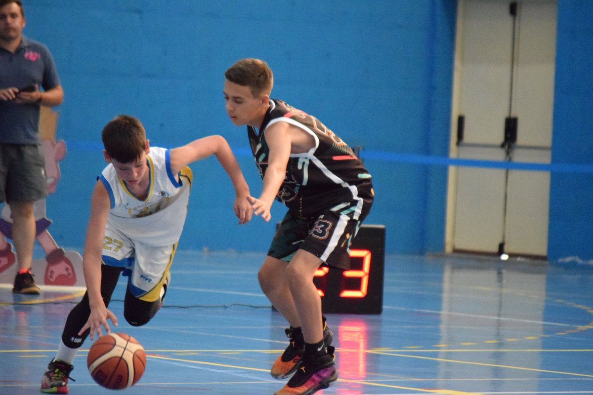 SevillaFAB's tweet photo. #FaseFinalMiniMas2002
⭕Jornada 1️⃣
🗓️3 al 5 de Junio
🏟️Pabellón Muriel Bujalance Leal
📍 @gelvescomunica
⌛ 20:00 h
Final del Primer Periodo ‼️
🏀 @CBGELVES 1️⃣7️⃣
🆚️
🏀 @BaloncestoCoria 1️⃣1️⃣
📲 Siga los Partidos en vivo a través de la APP "AFICIÓN FAB"
🎥 https://t.co/U33IFBPjHf https://t.co/kcmIr0DhZe