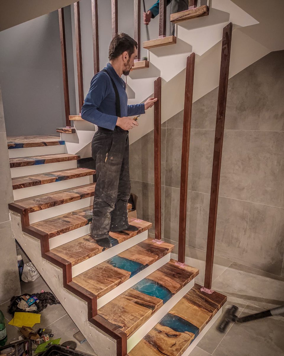 LagunaTools's tweet photo. Gorgeous Wood Epoxy Stairs by @forza_fratelli! 🤩 
Would this make your "Do" or "Do not list"?

#carpentrylife #epoxystairs #epoxyresin #customstaircase #customstairs https://t.co/ROB33Mpz6t