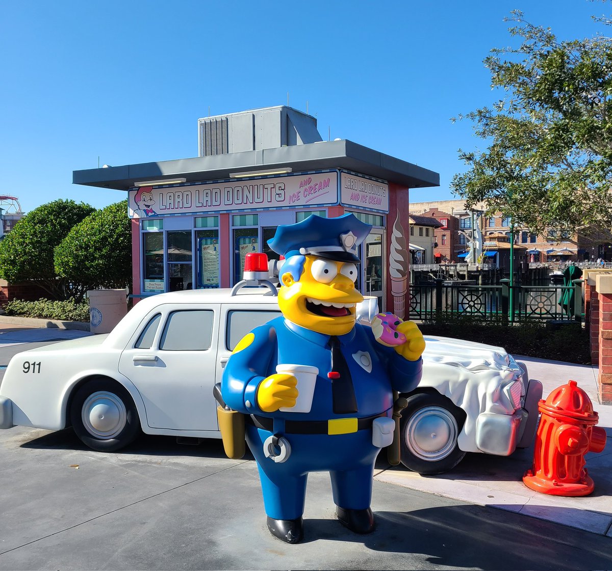 JustOut_nAbout's tweet photo. It's #nationaldonutday๐ฉ !! So if you are @UniversalORL , go to Springfield and grab one of those Lard Lad Donuts!! ๐ฉ๐ฉ #universalorlando #universal #universalmoments #readyforuniversal #justoutnabout #universalfun #universalstudiosflorida #universalorl #uoap #doughnuts https://t.co/xjmMQDd4hE