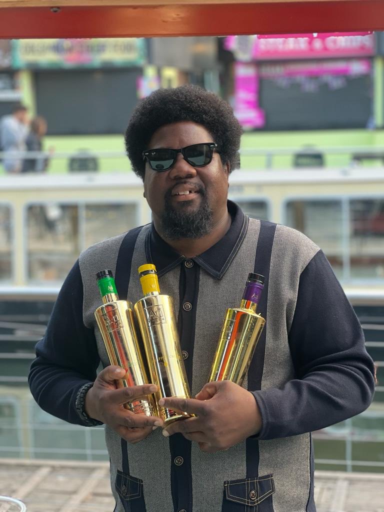 BillySecurity1's tweet image. Bday celebrations with 3 friends (watermelon-Black grape &amp;amp; NEW member pineapple crush) what a nite starting in @CamdenMarket⁩ BIG UP everyone that saw me with my frends!!! #BMT 👍🏾👍 ⁦@AuVodka⁩ #goldgang 👏👏🏾#AULIFE 💪💪🏿🔥🔥🔥🔥JUNE2022 #AFRO