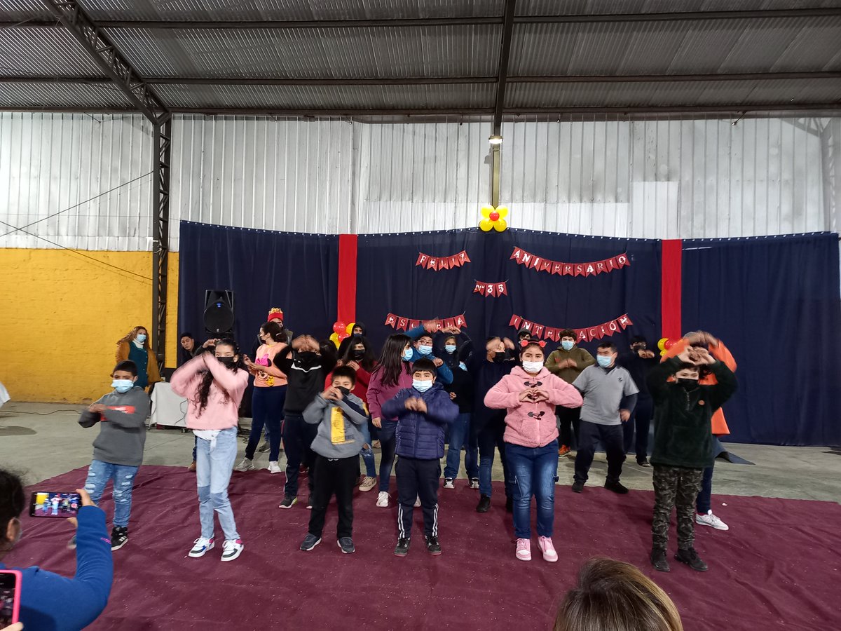 integracionesc's tweet photo. Aniversario Nº 35 de nuestra @integracionesc, Linda celebración 😍🥰 #Melipilla  https://t.co/Yxy8WxjkkC https://t.co/aKxxK5xq7G