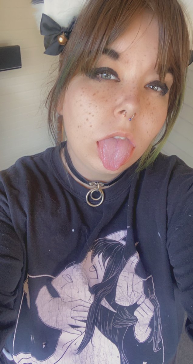 enbyaltkitten's tweet photo. Sit on my face please🥹👅 https://t.co/r8guddJrmy
